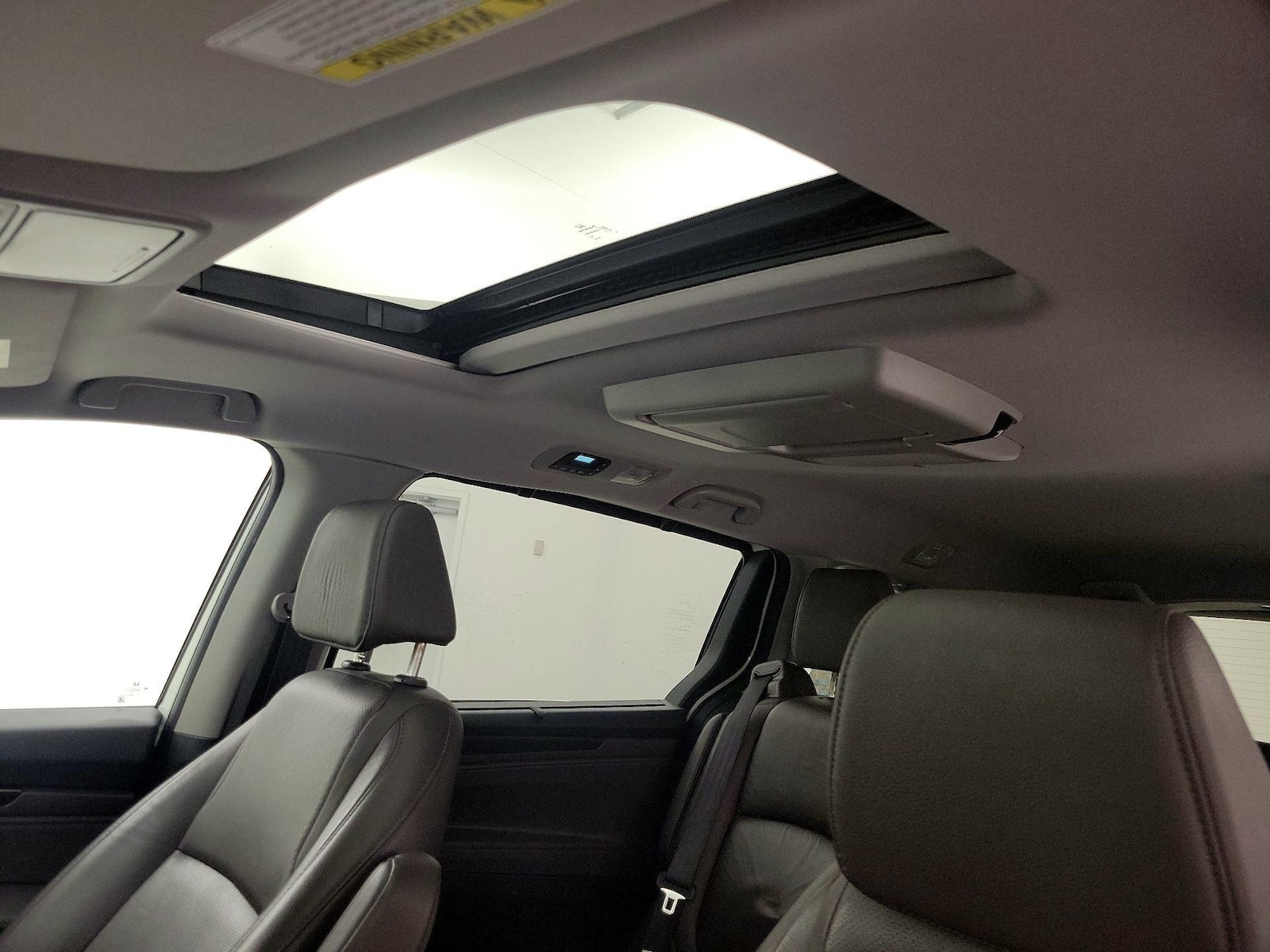 Sunroof(s) & Overhead Airbags
