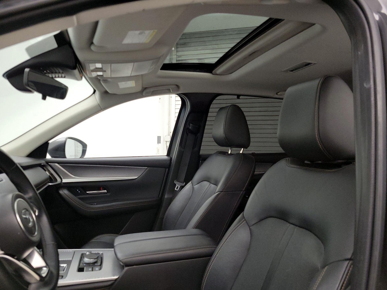 Sunroof(s) & Overhead Airbags