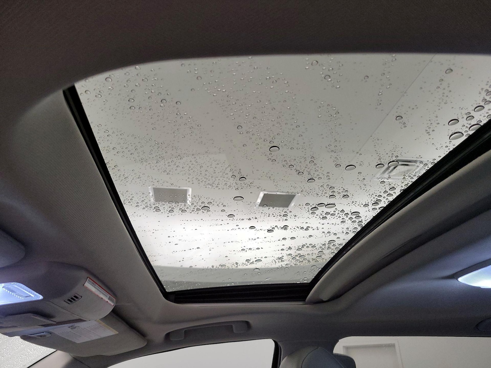 Sunroof(s) & Overhead Airbags