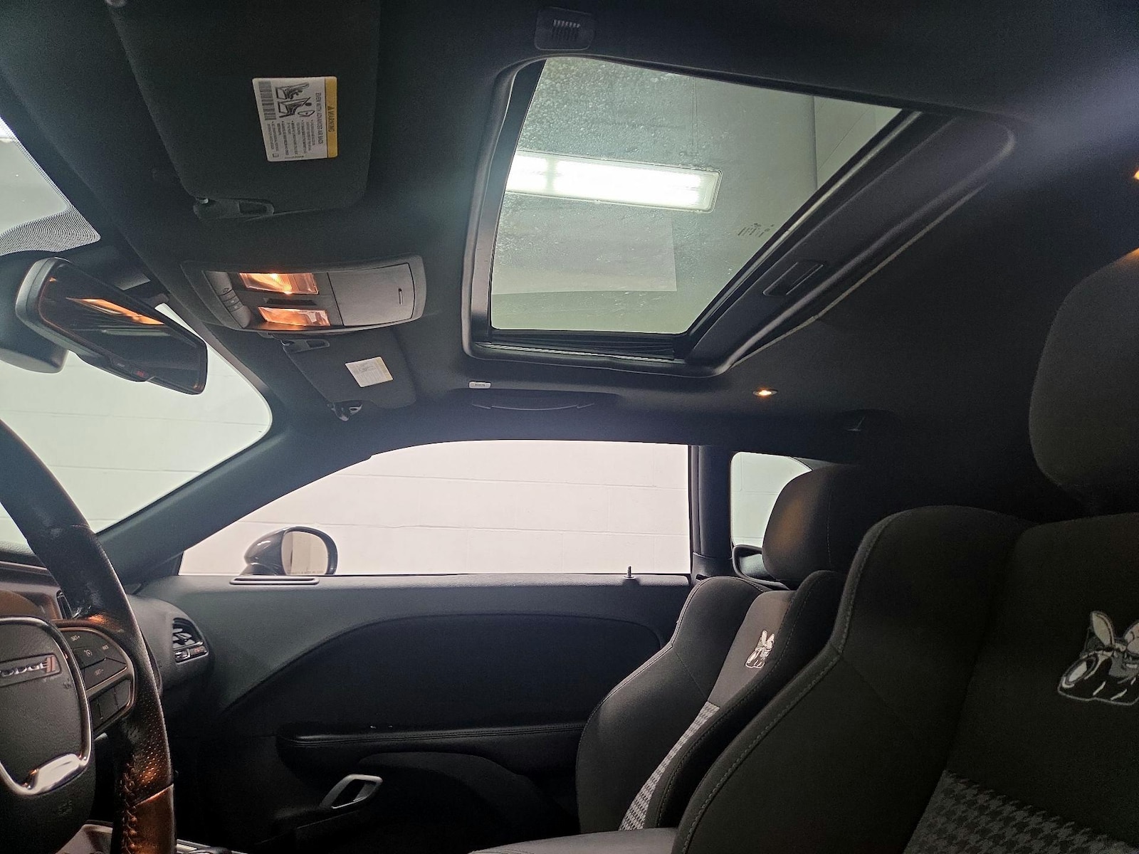 Sunroof(s) & Overhead Airbags