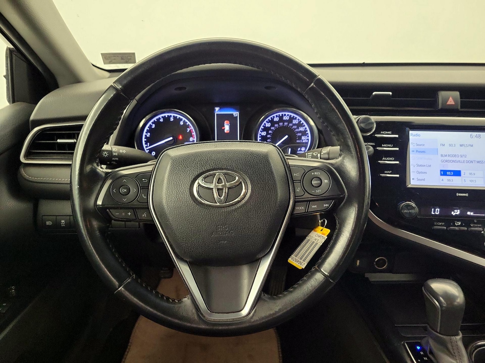 2020 Toyota Camry SE - Photo 11