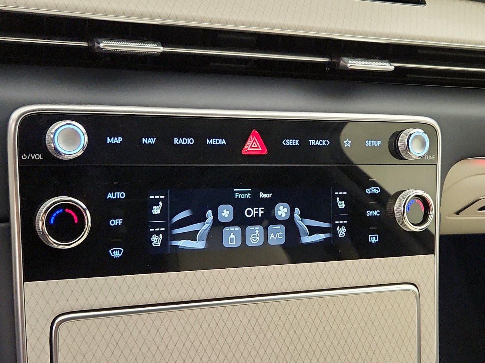 2025 GENESIS GV80 Prestige - Photo 17