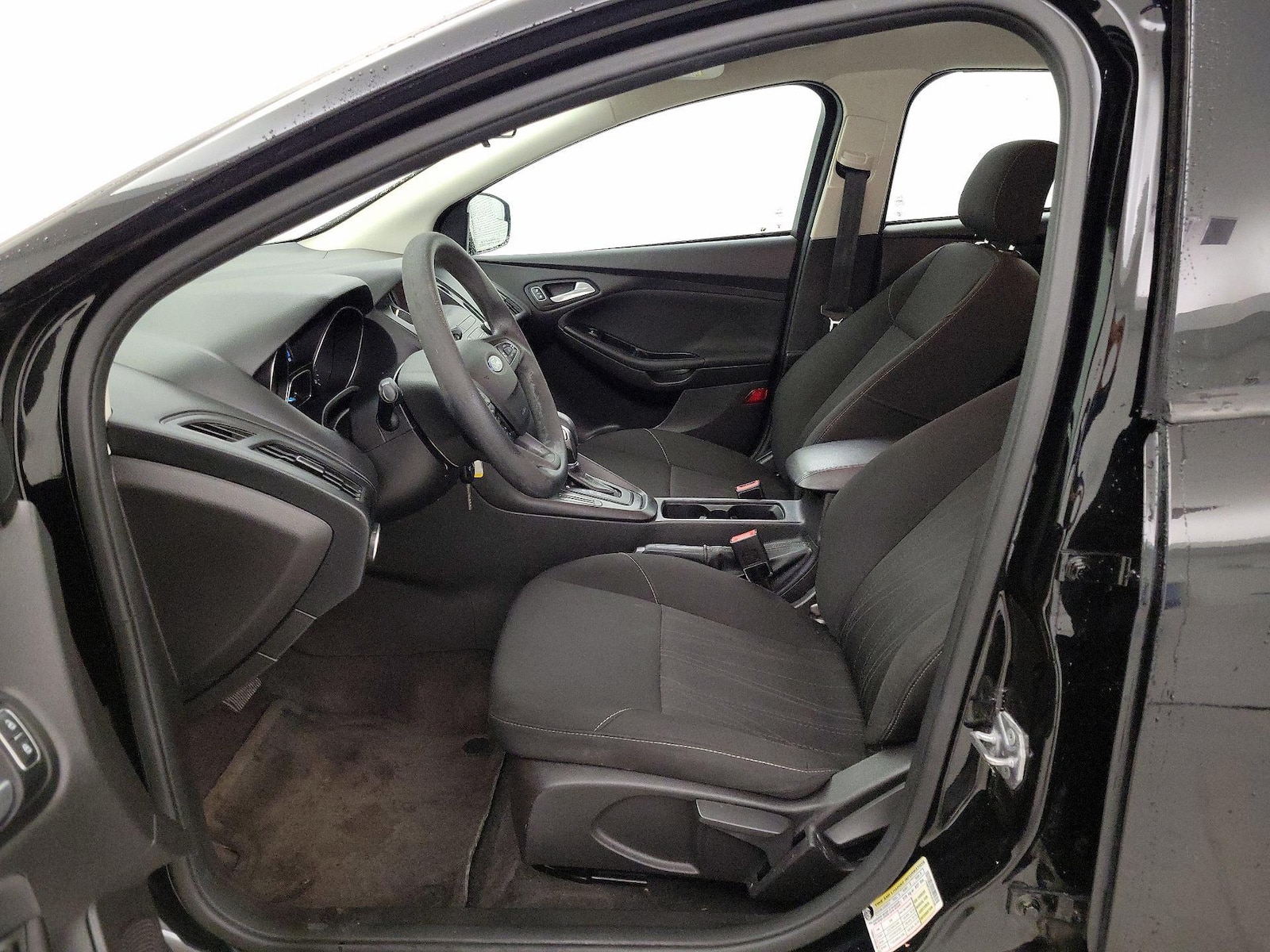 2018 Ford Focus SE - Photo 12