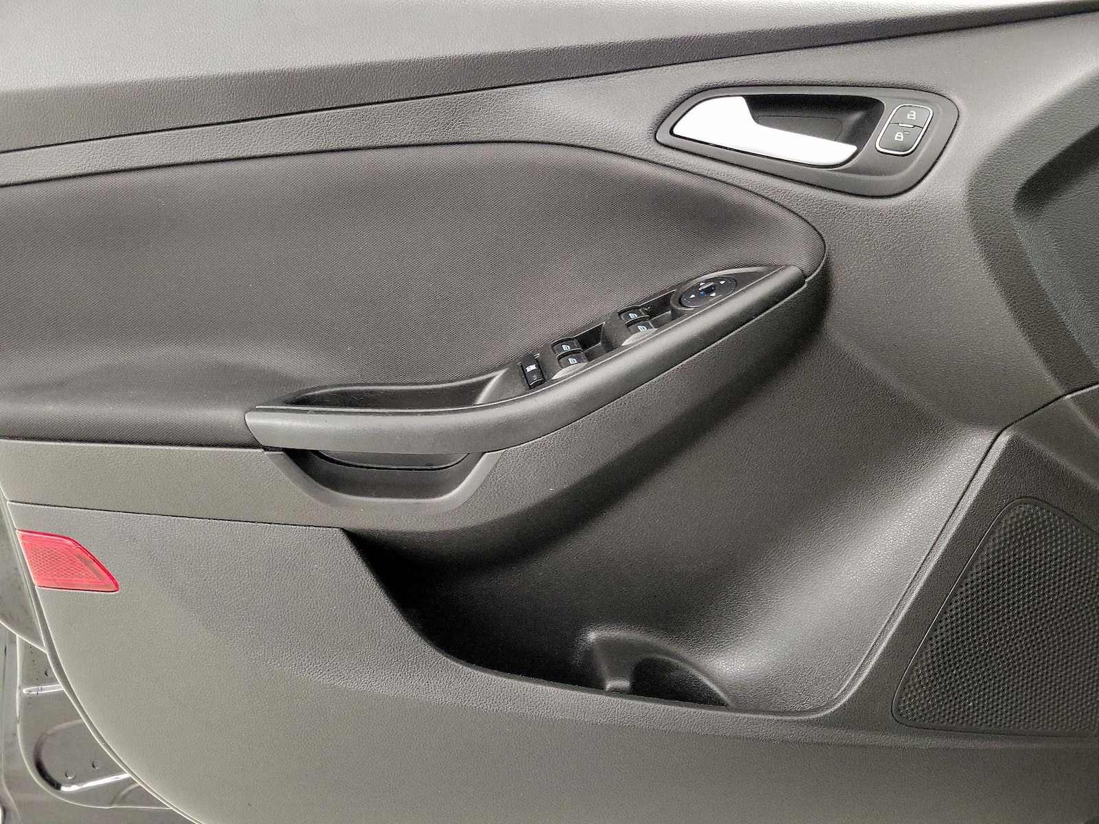 2018 Ford Focus SE - Photo 13