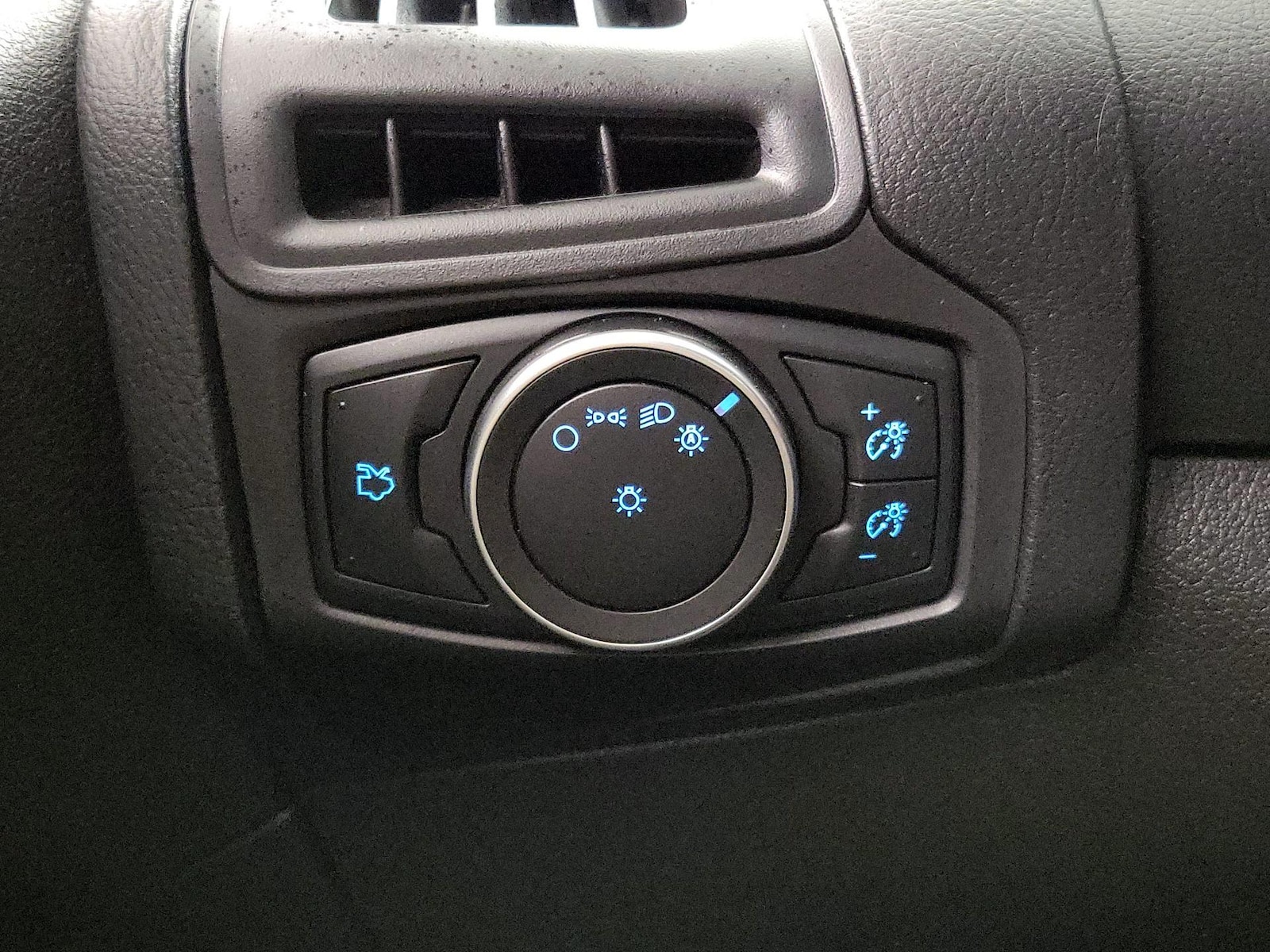 2018 Ford Focus SE - Photo 14