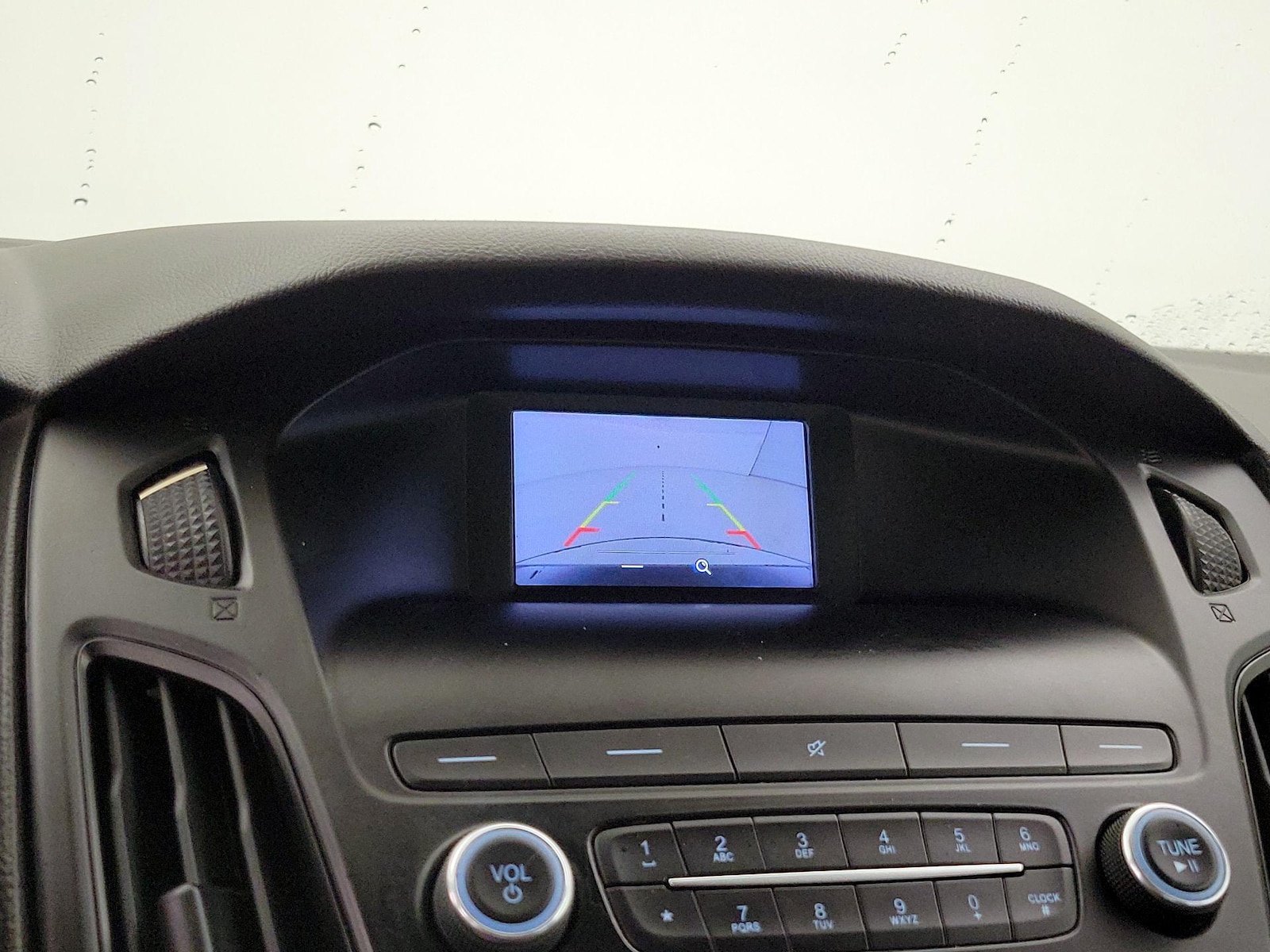 2018 Ford Focus SE - Photo 15