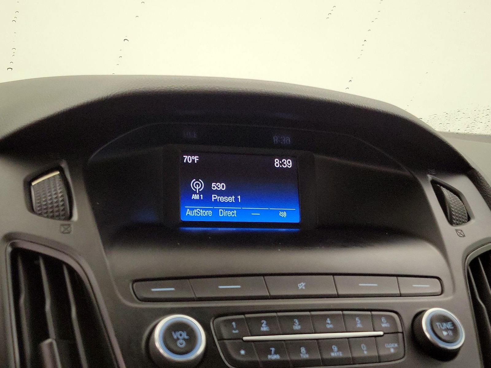 2018 Ford Focus SE - Photo 16