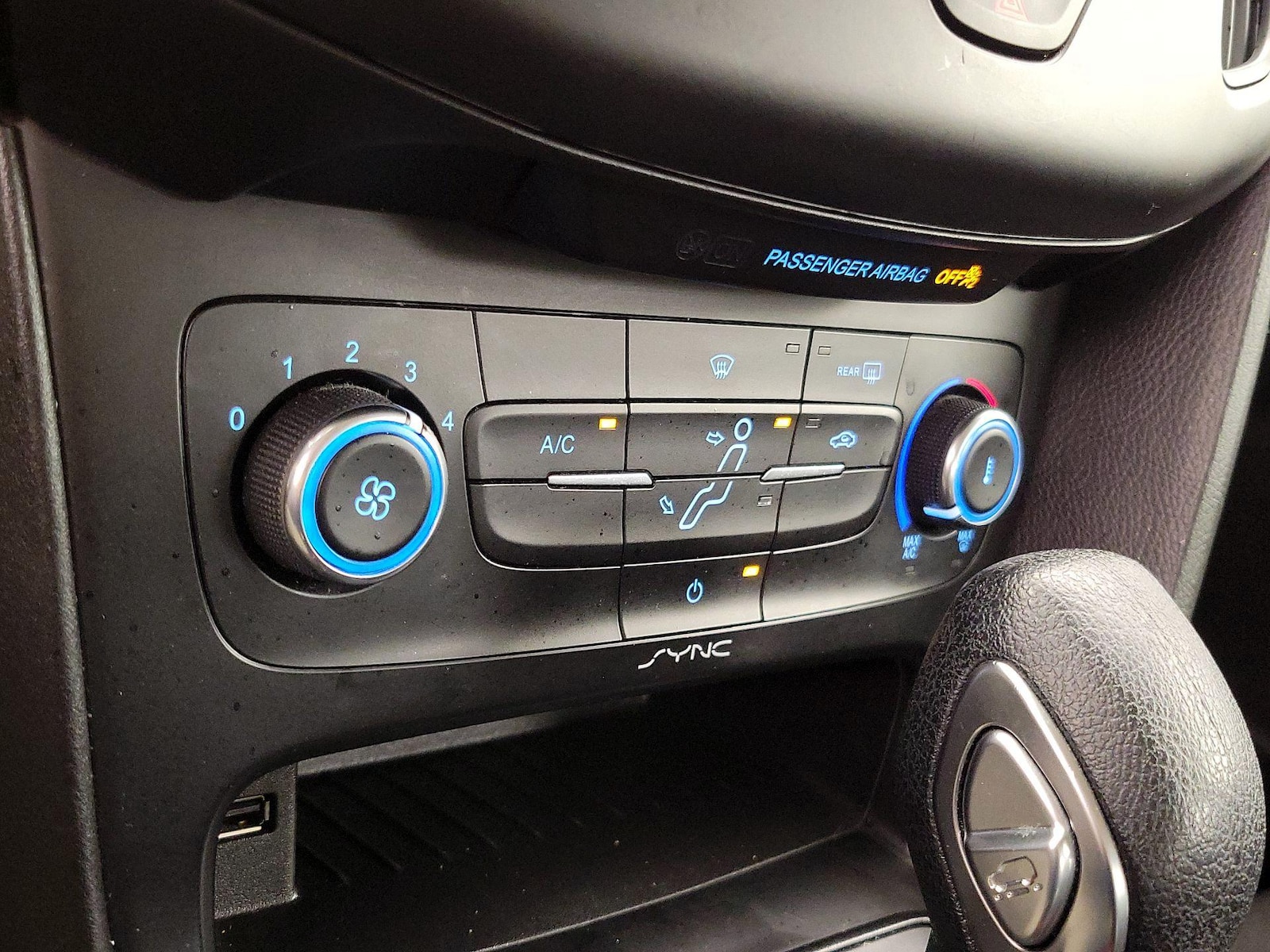2018 Ford Focus SE - Photo 17