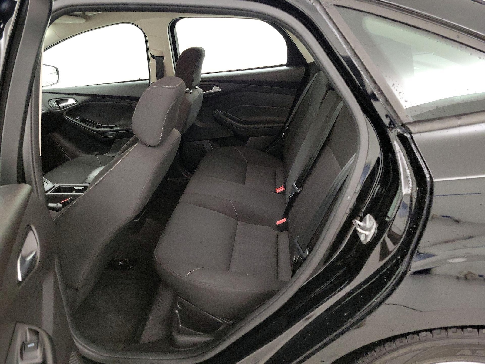 2018 Ford Focus SE - Photo 20