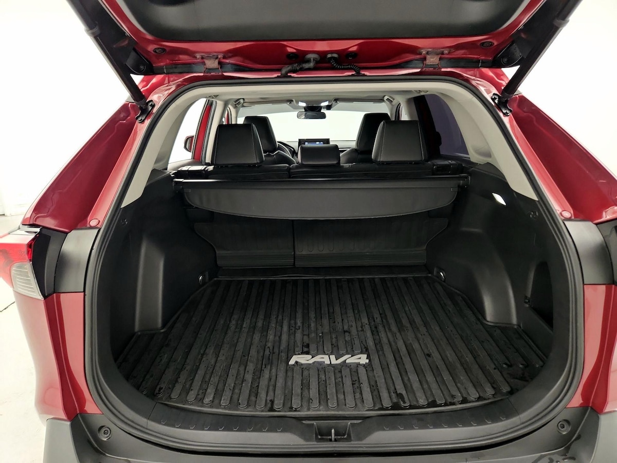 Trunk/Cargo (Seats Up)