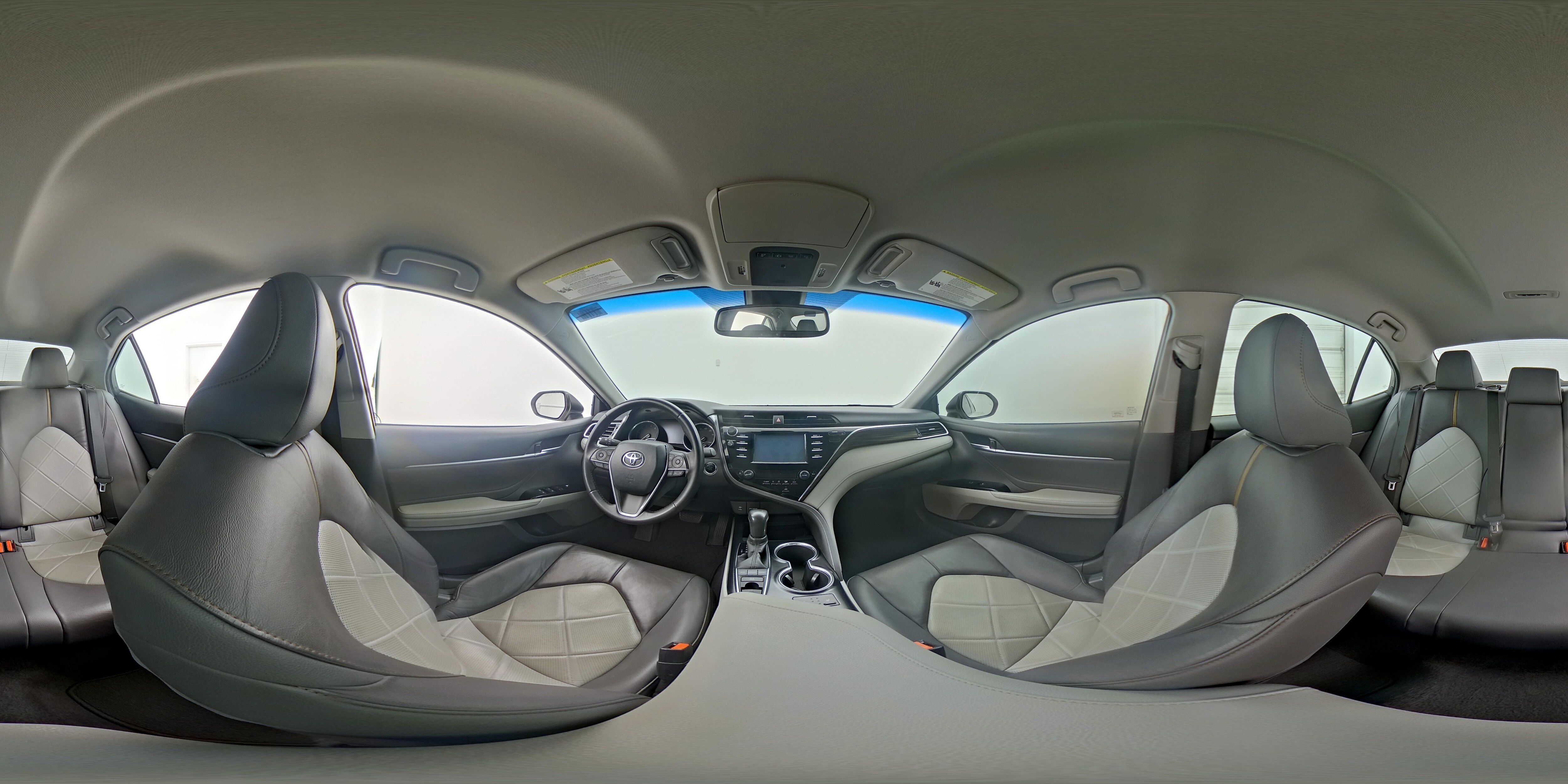 2018 Toyota Camry XLE - Photo 23