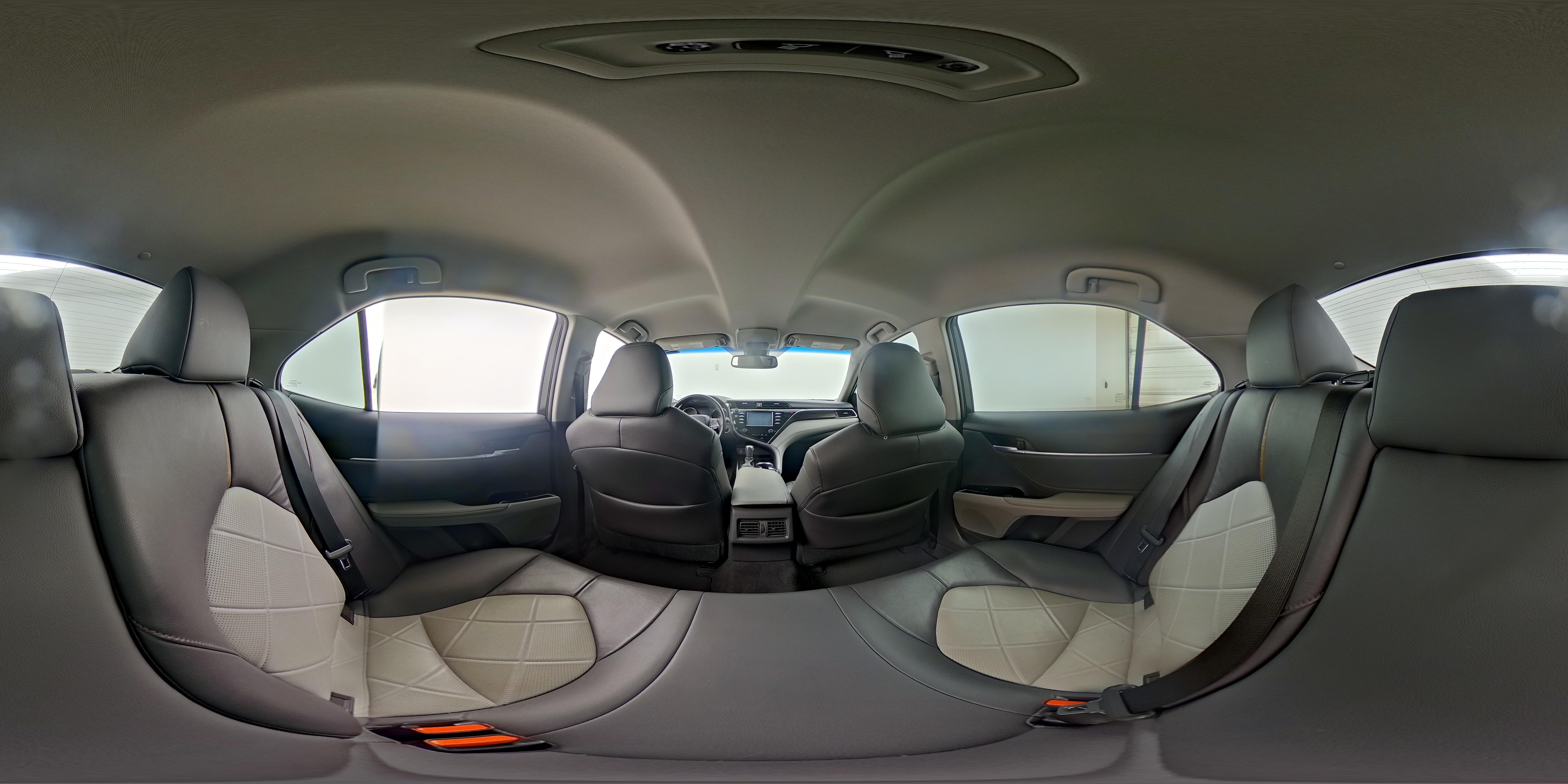 2018 Toyota Camry XLE - Photo 24