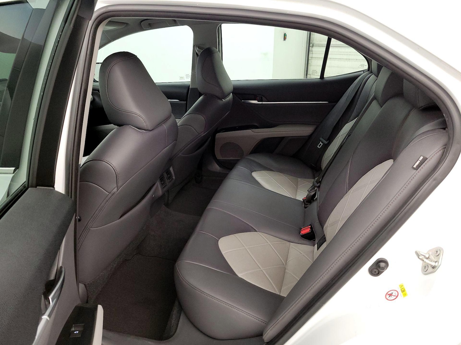 2018 Toyota Camry XLE - Photo 19