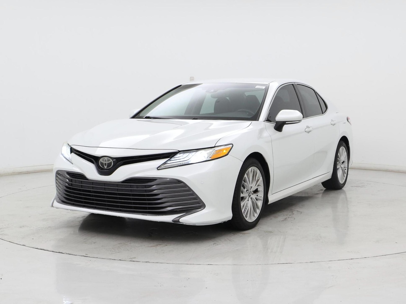 2018 Toyota Camry XLE - Photo 5