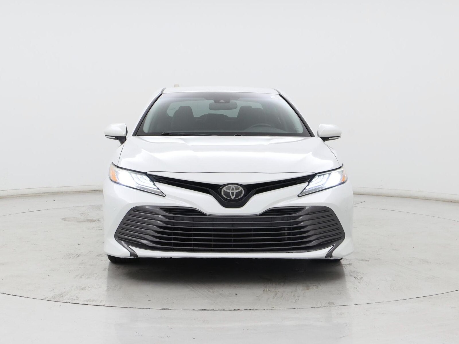 2018 Toyota Camry XLE - Photo 6