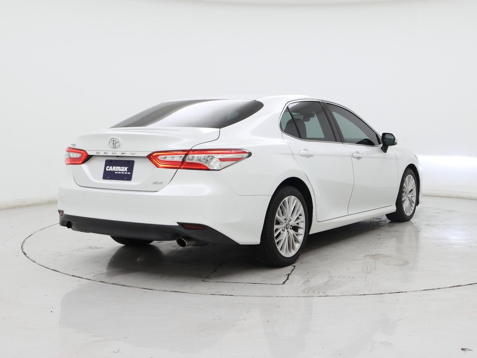 2018 Toyota Camry XLE - Photo 9