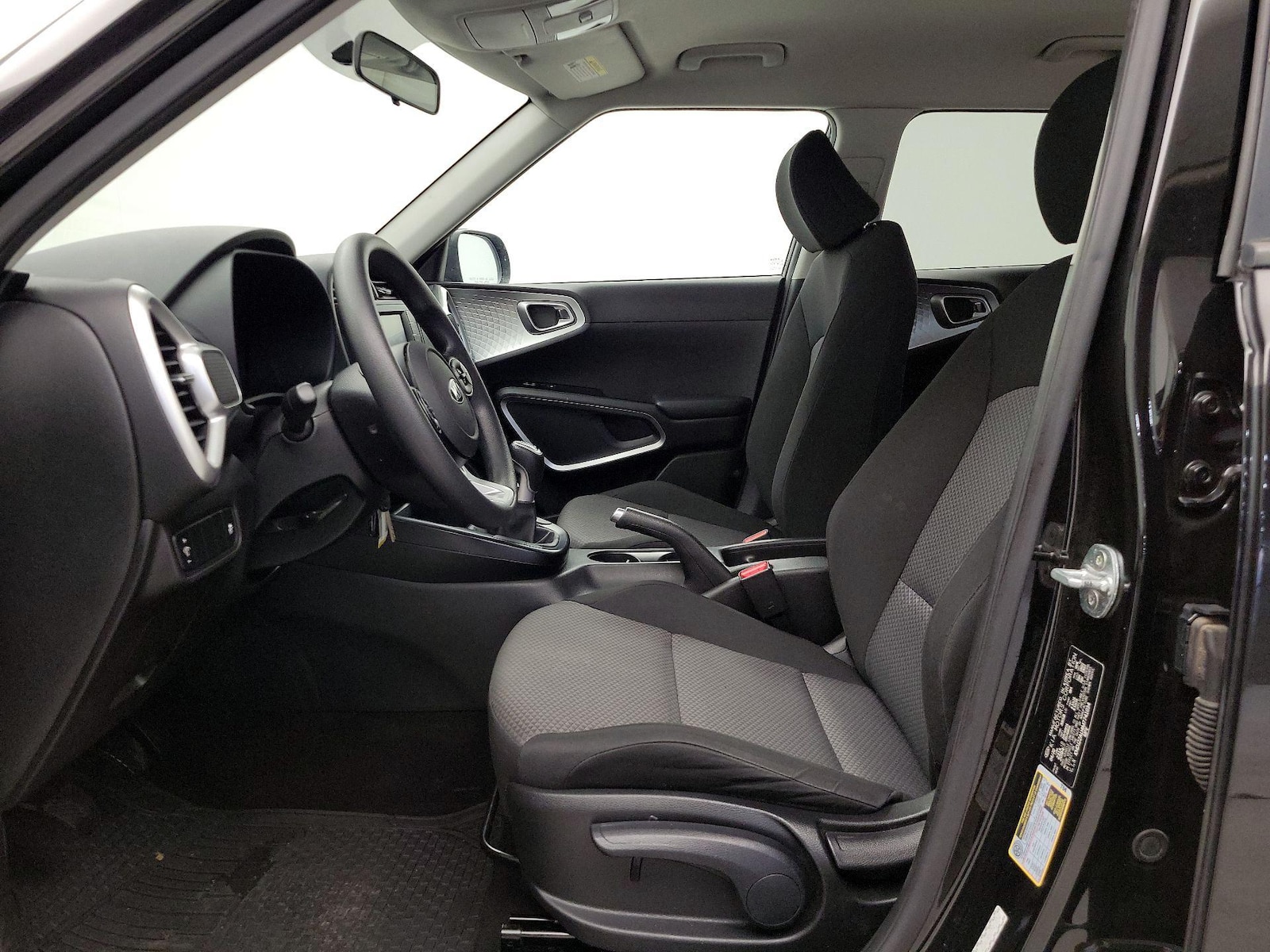 2021 Kia Soul LX - Photo 12