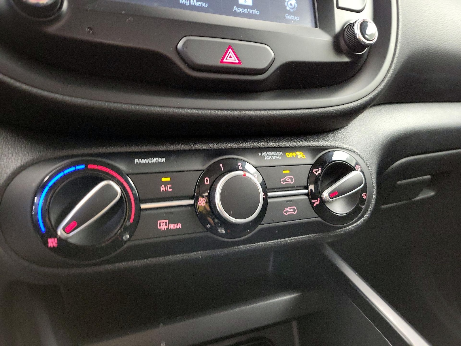 2021 Kia Soul LX - Photo 17