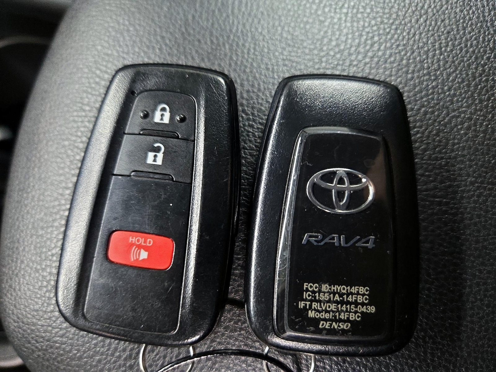 2020 Toyota RAV4 XLE - Photo 23