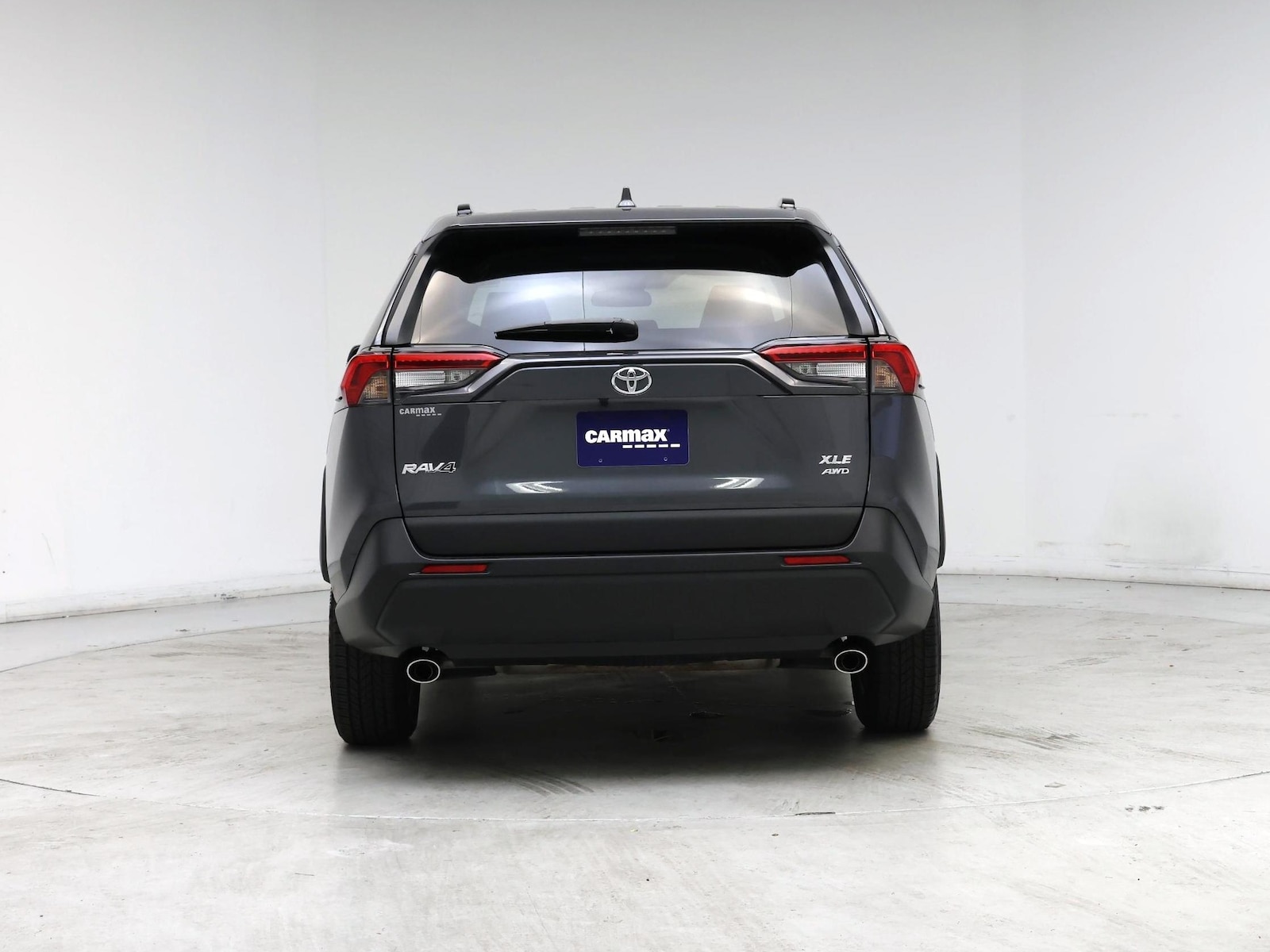 2020 Toyota RAV4 XLE - Photo 7