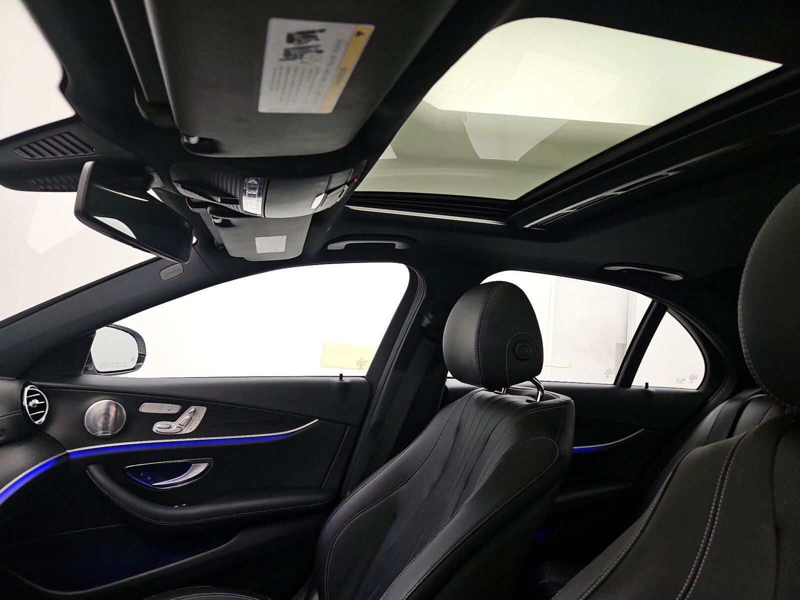 Sunroof(s) & Overhead Airbags