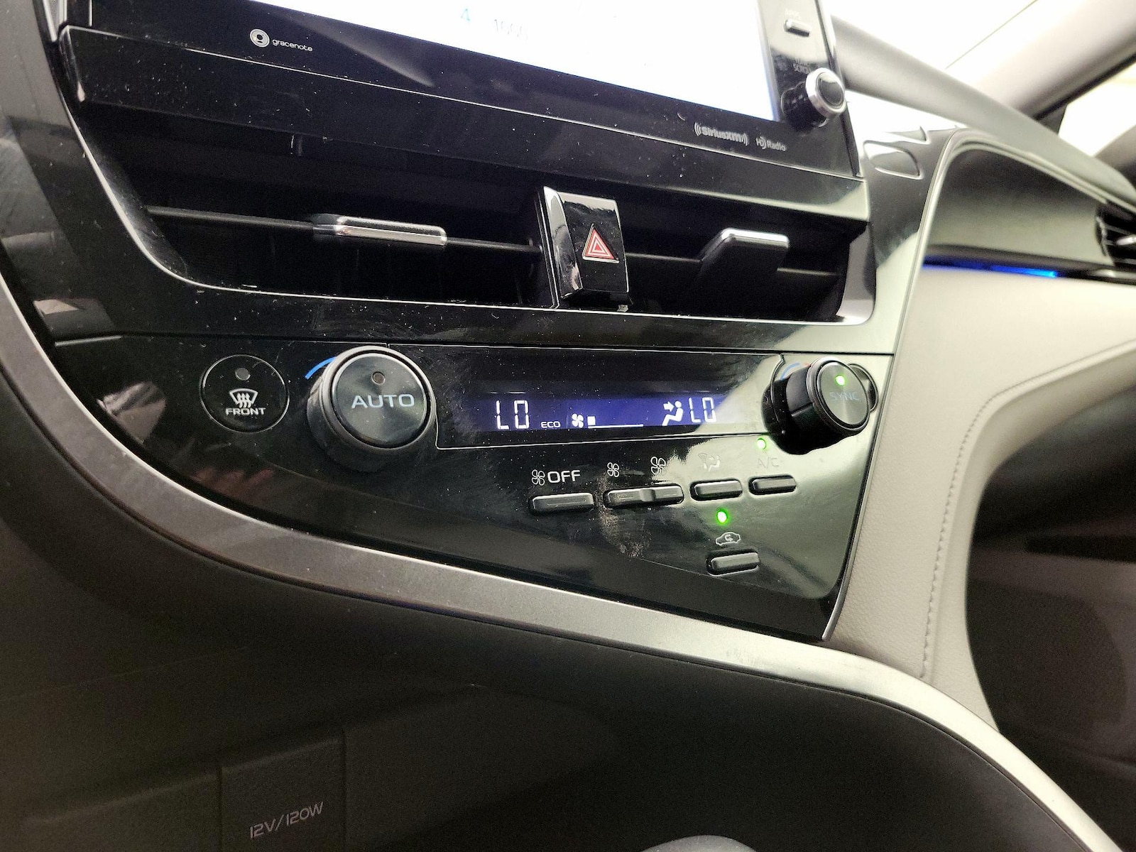 2024 Toyota Camry XLE - Photo 17
