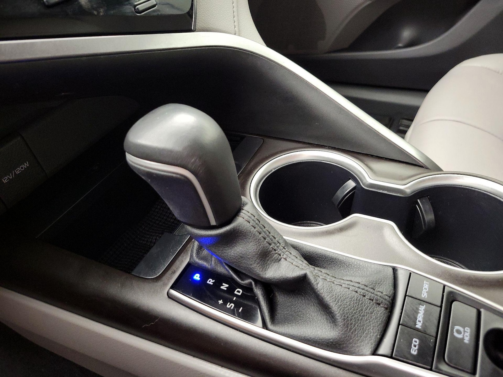 2024 Toyota Camry XLE - Photo 18