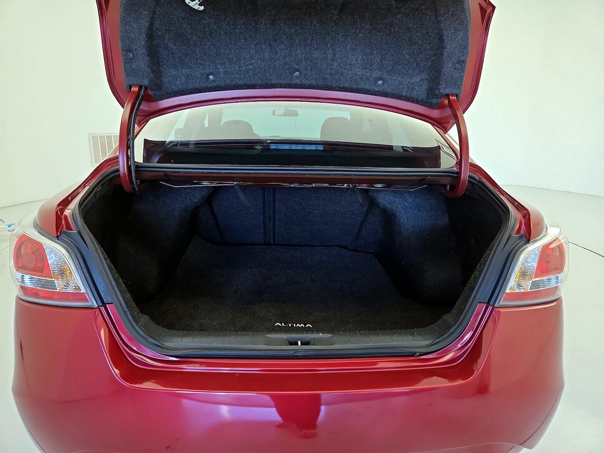 Trunk/Cargo (Seats Up)
