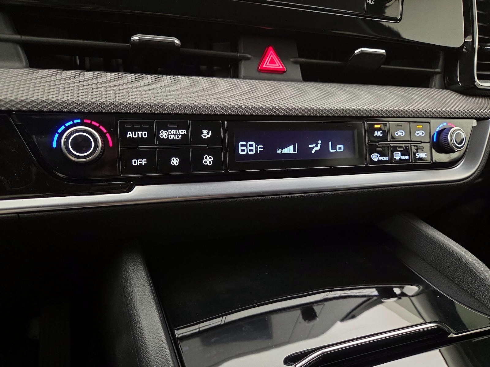 2025 Kia Sportage LX Hybrid - Photo 16