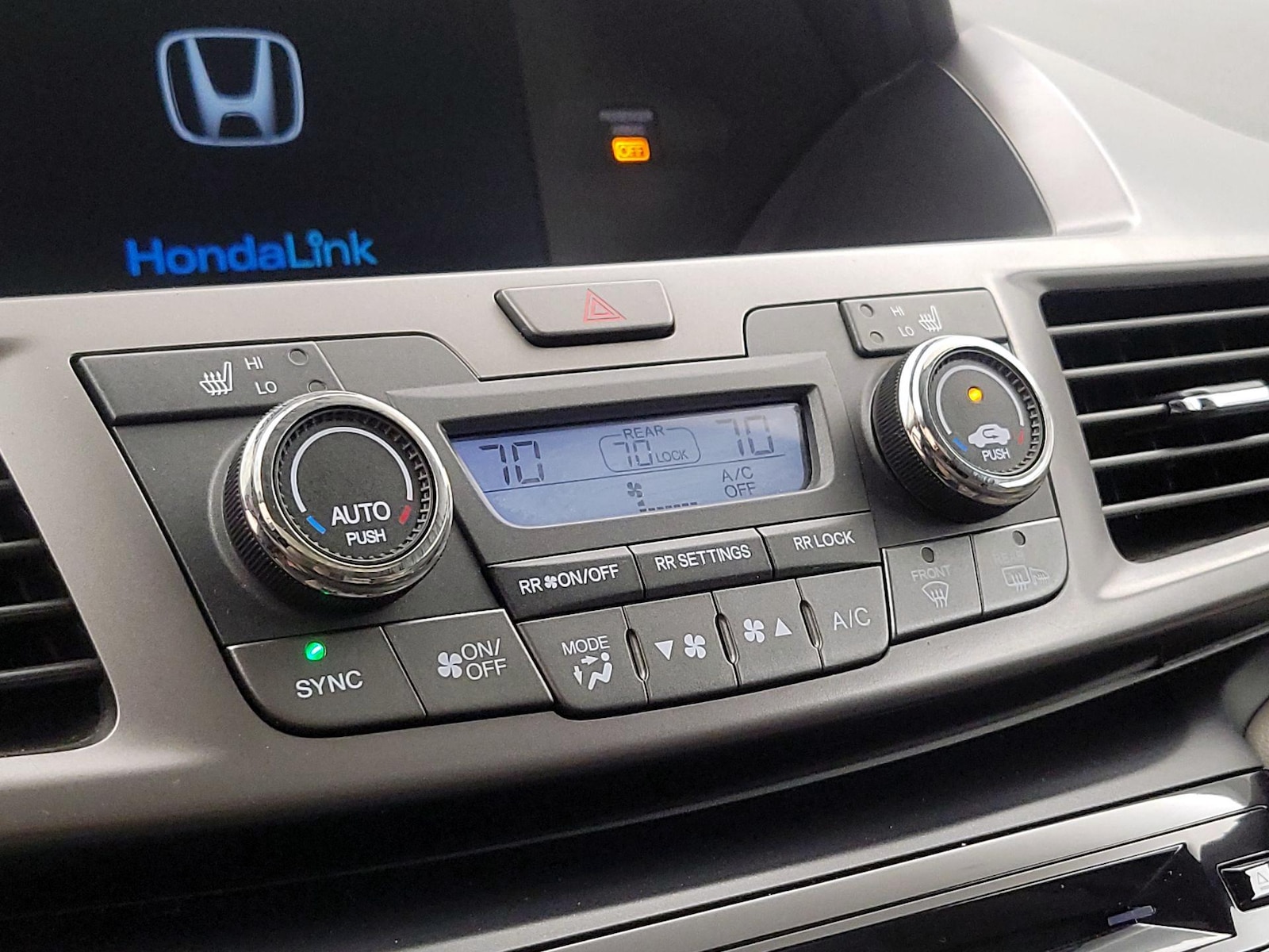 2015 Honda Odyssey EX-L - Photo 17