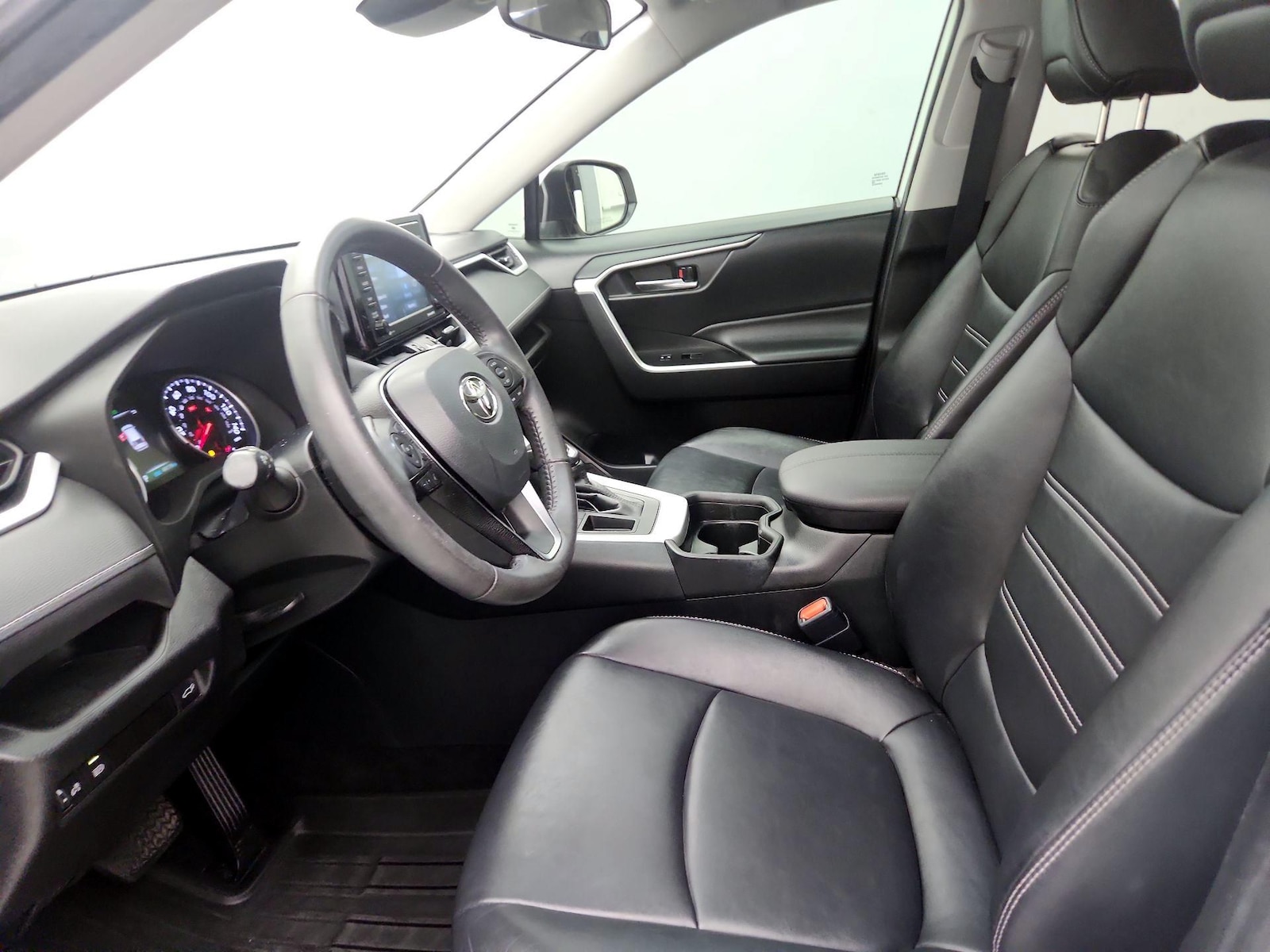 Power Seat(s) & Leather Seats