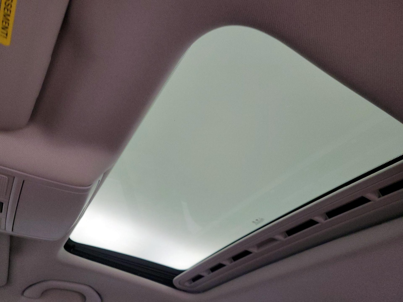 Sunroof(s) & Overhead Airbags