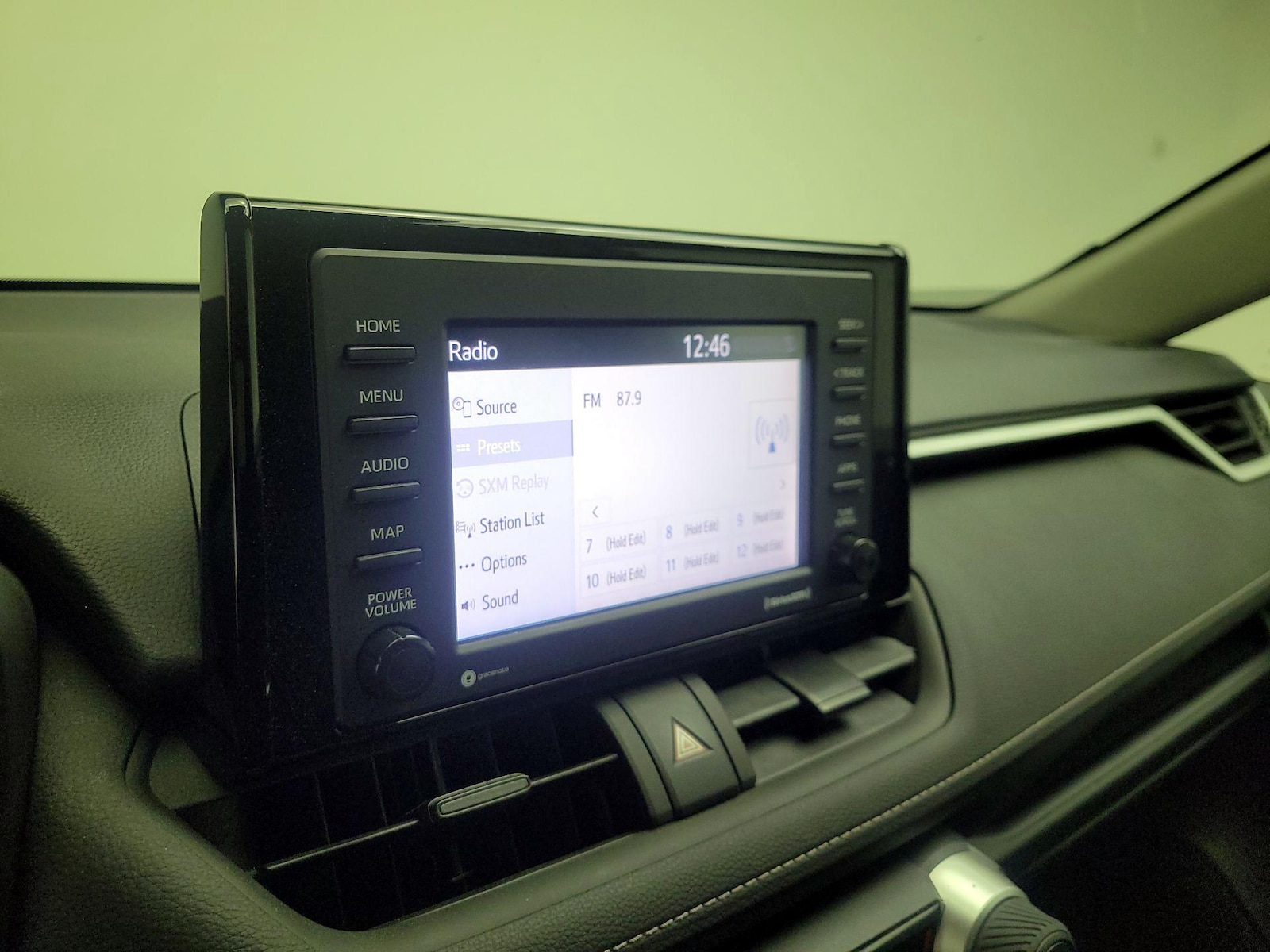 2022 Toyota RAV4 LE - Photo 16