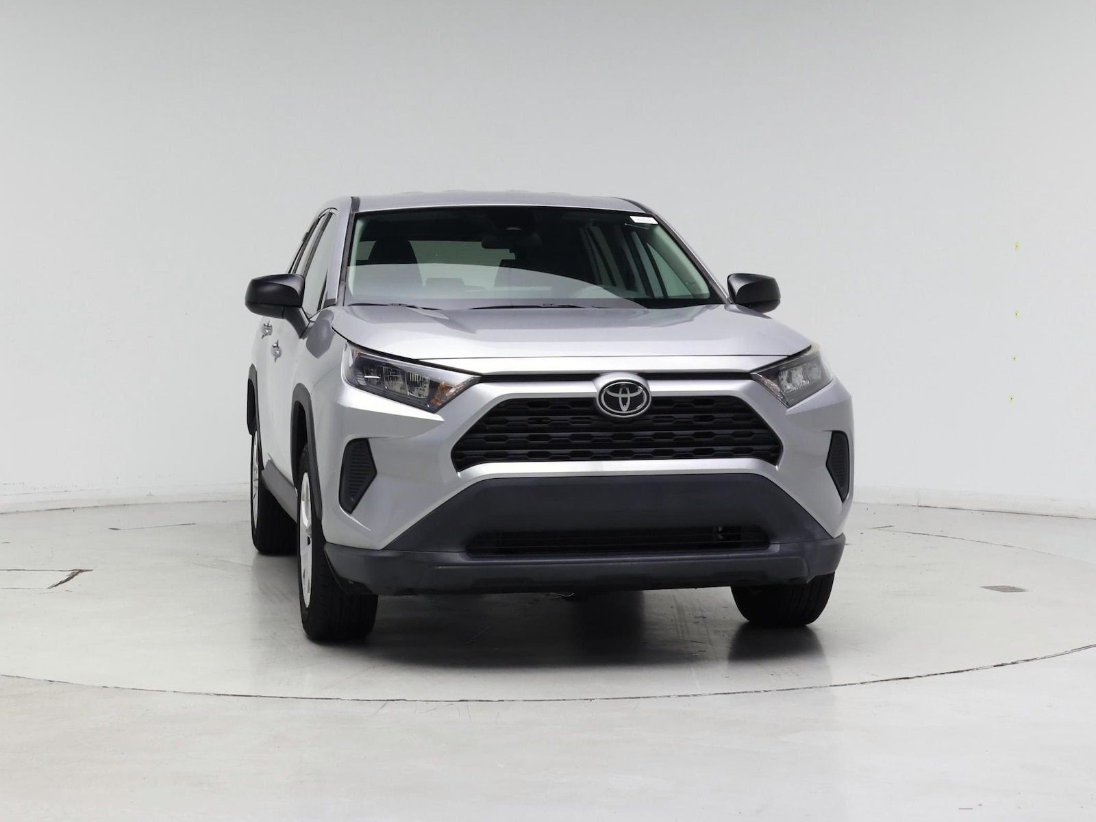 2022 Toyota RAV4 LE - Photo 6