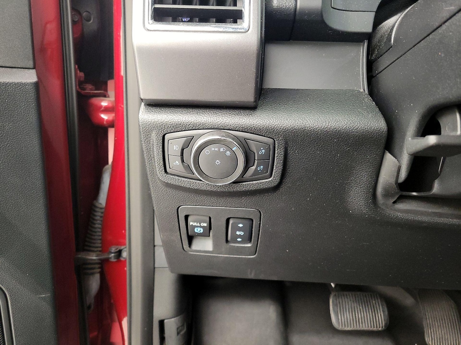 2015 Ford F-150 XLT - Photo 14