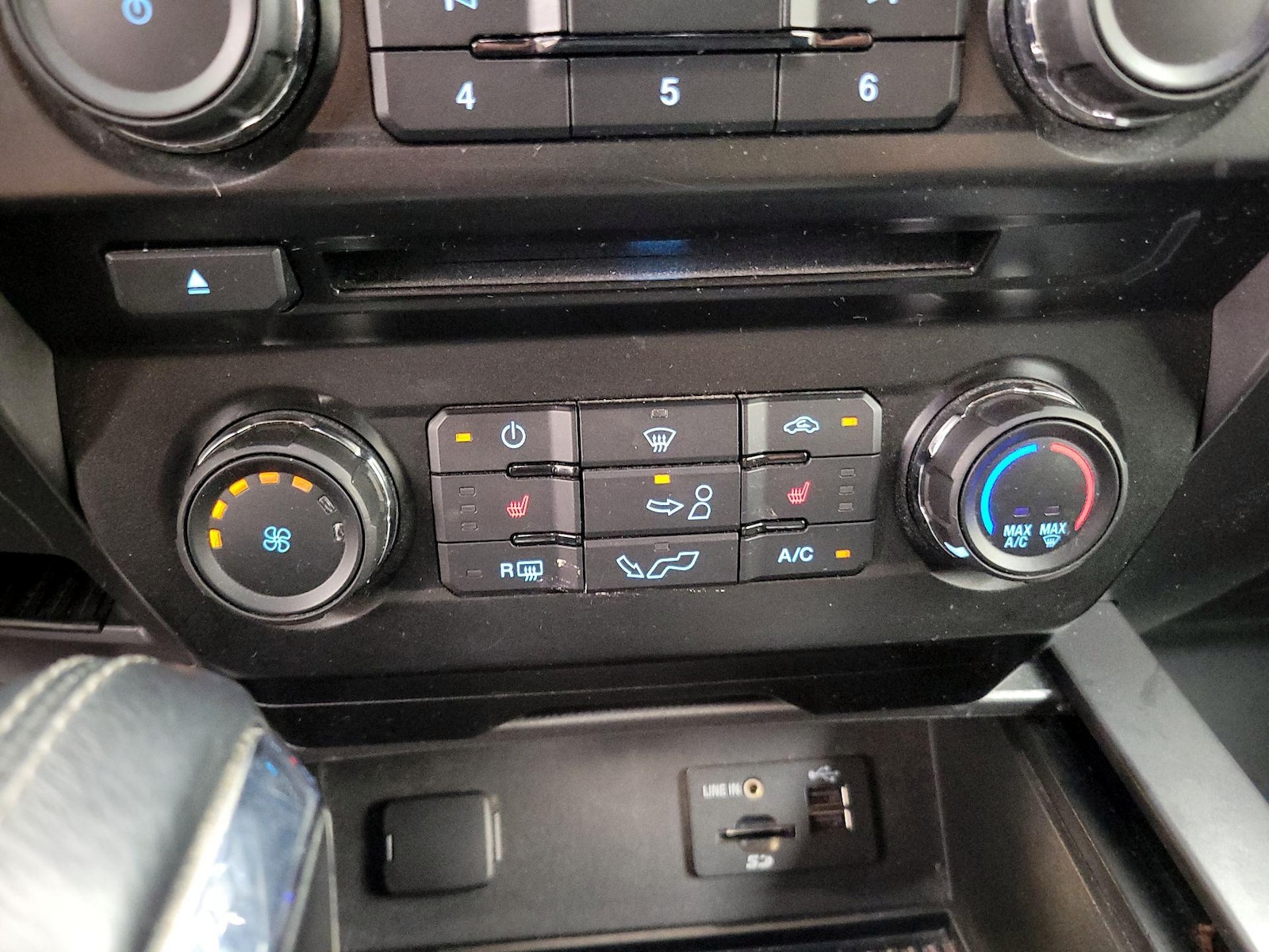2015 Ford F-150 XLT - Photo 17