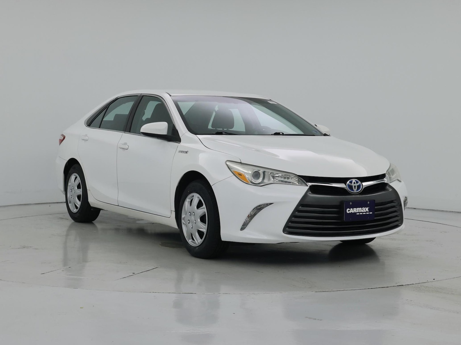 2017 Toyota Camry LE - Photo 2
