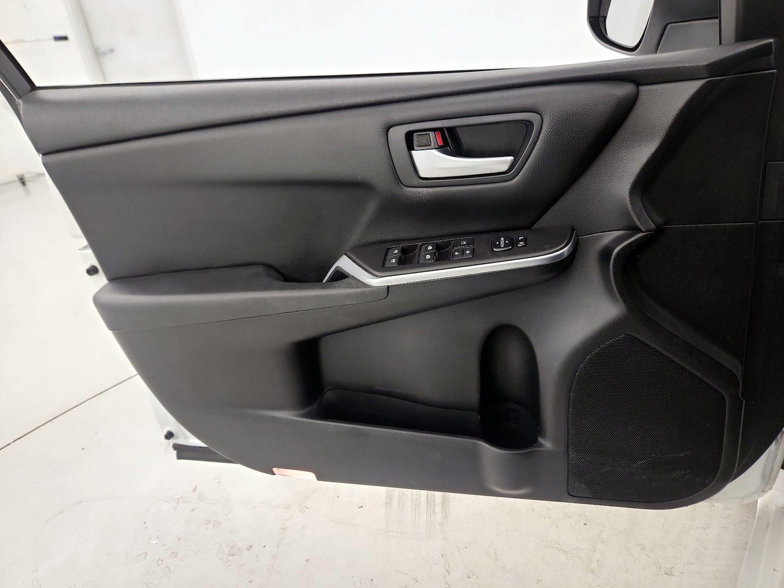 2017 Toyota Camry LE - Photo 13