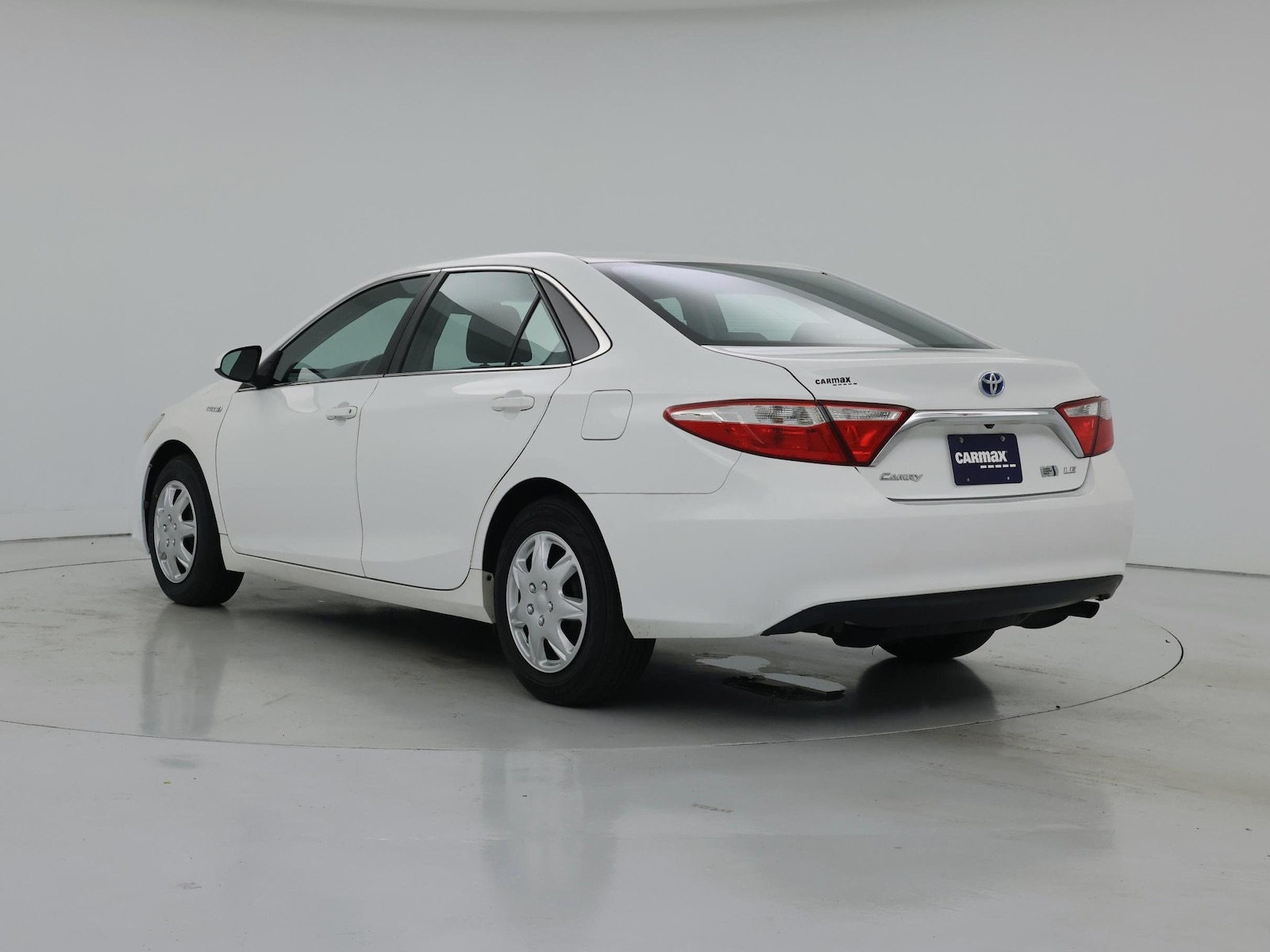 2017 Toyota Camry LE - Photo 3