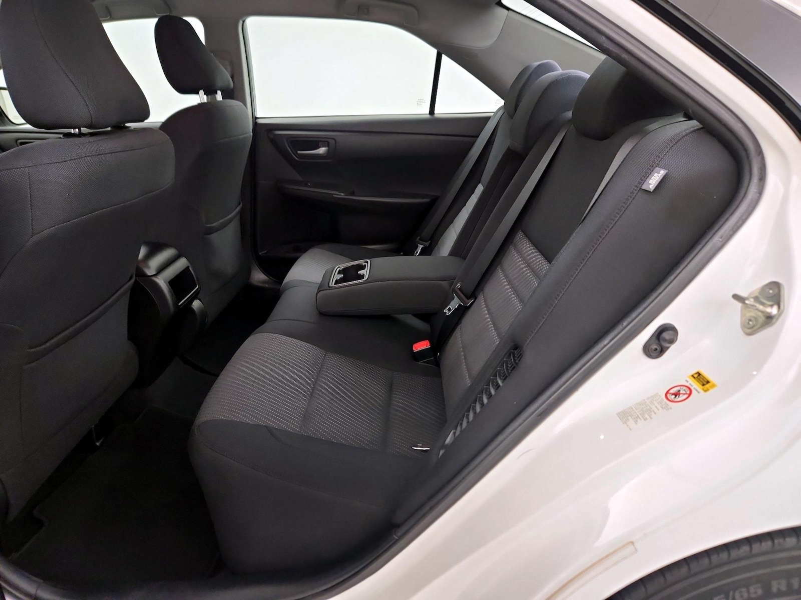 2017 Toyota Camry LE - Photo 20