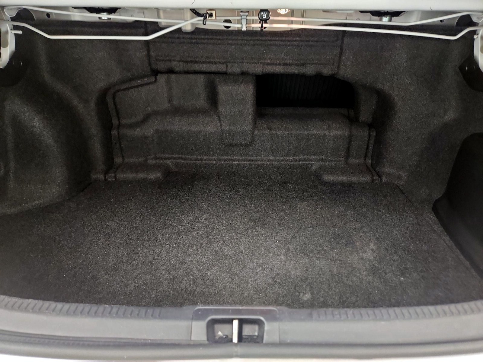 2017 Toyota Camry LE - Photo 21