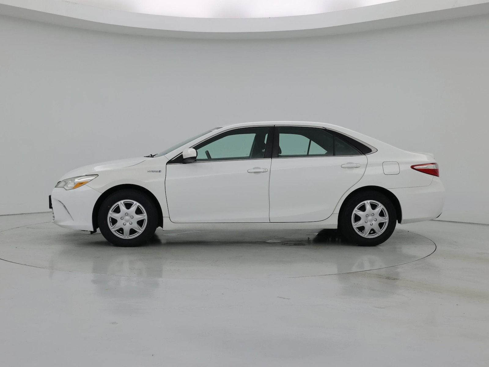2017 Toyota Camry LE - Photo 4
