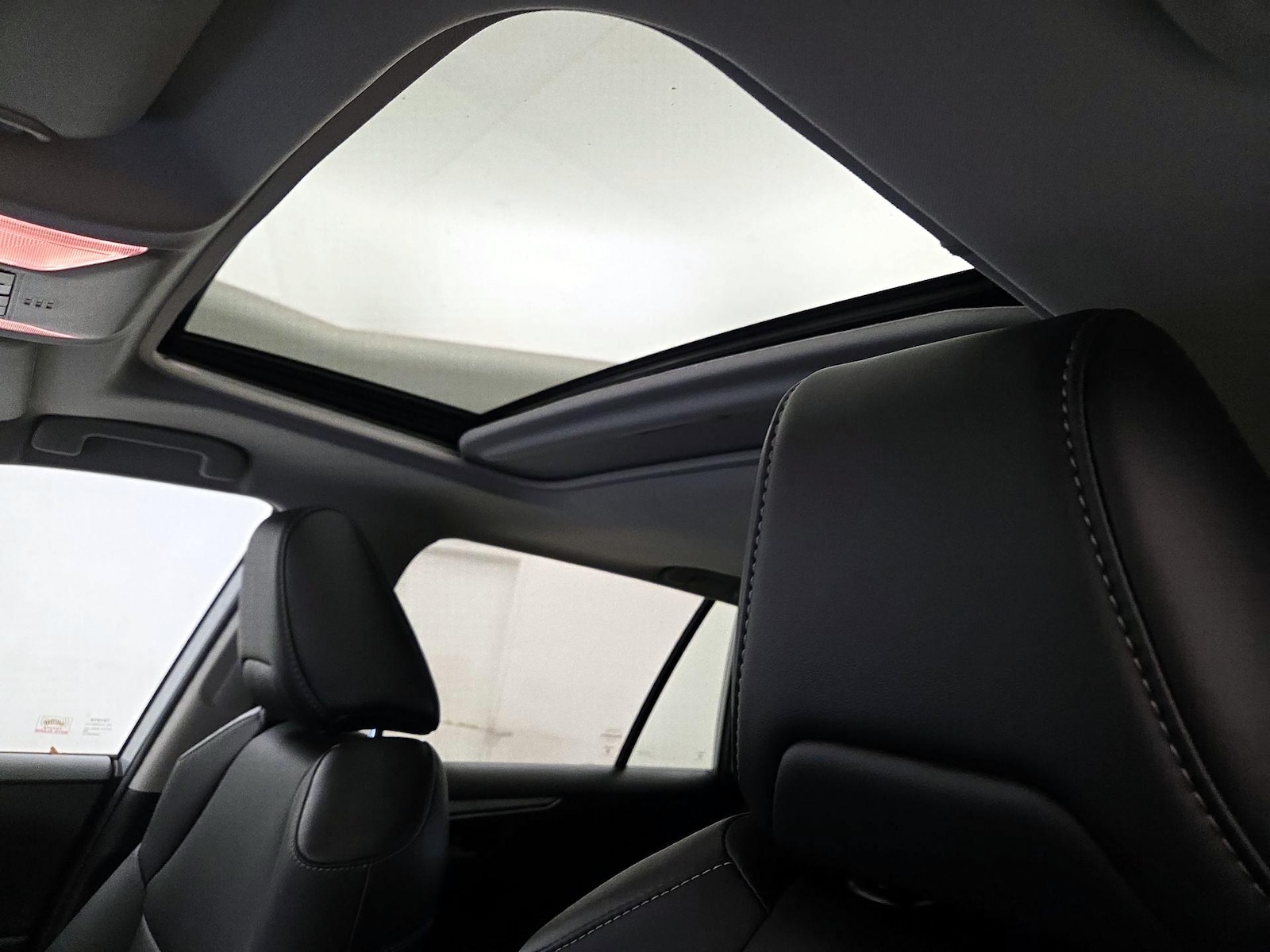 Sunroof(s) & Overhead Airbags