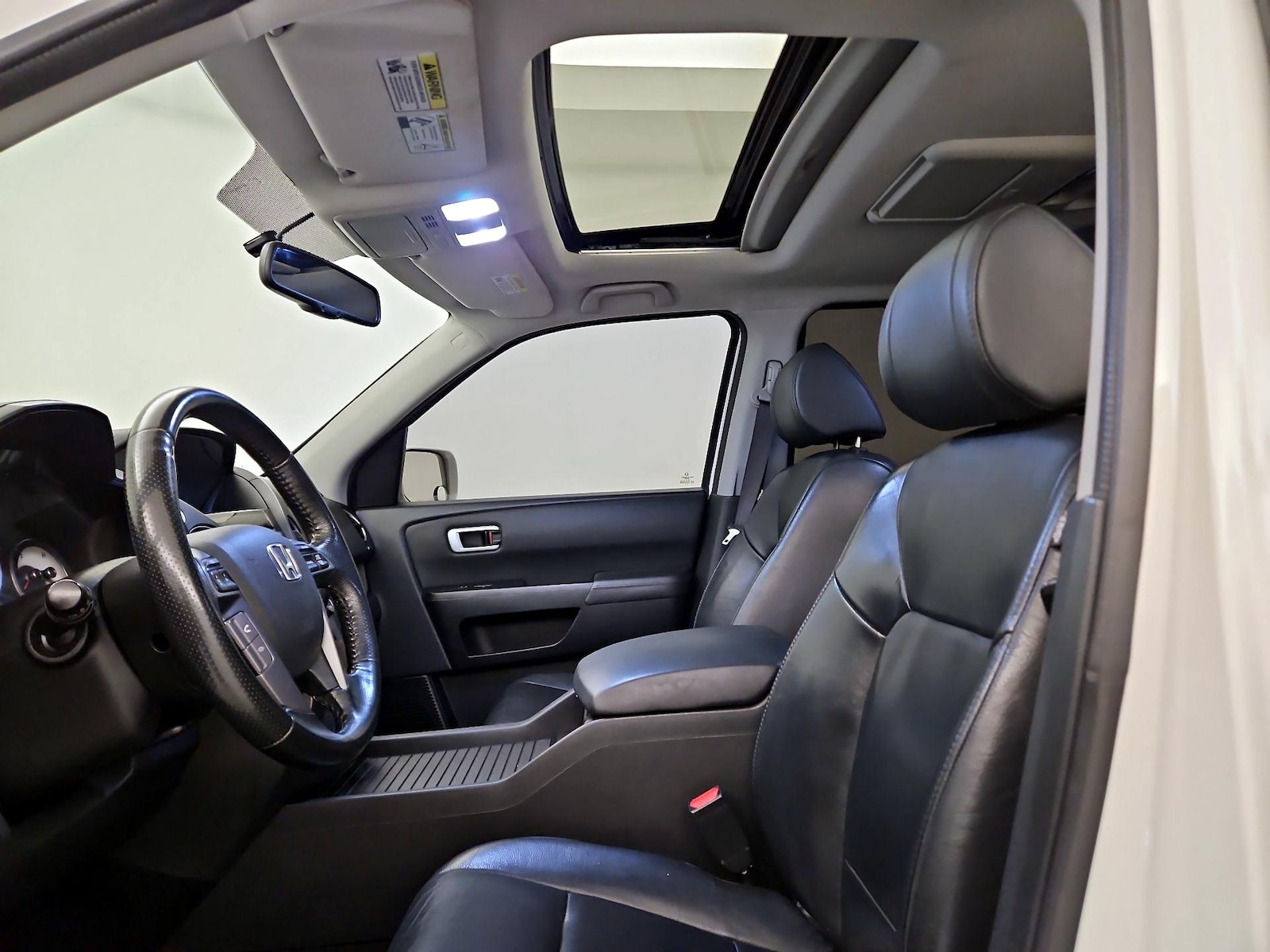 Sunroof(s) & Overhead Airbags