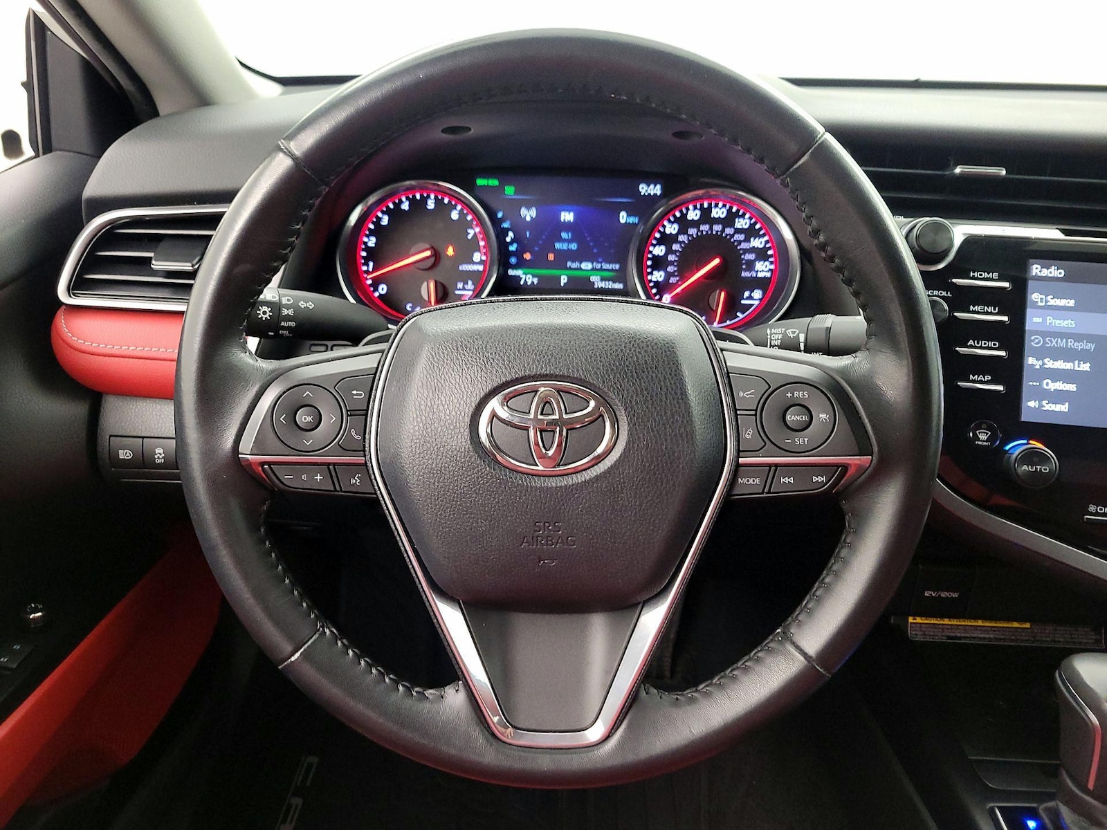 2019 Toyota Camry XSE - Photo 11
