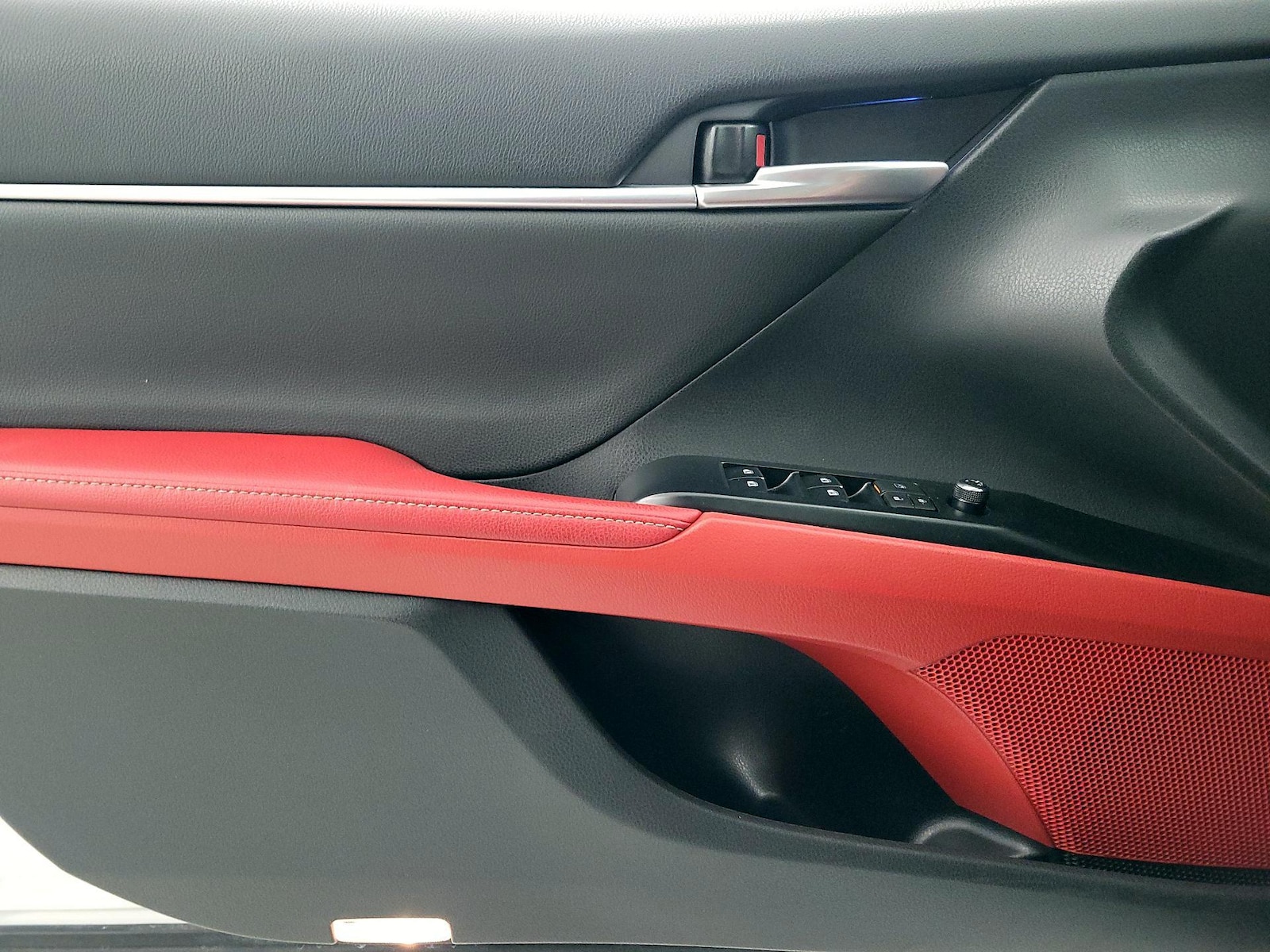 2019 Toyota Camry XSE - Photo 13