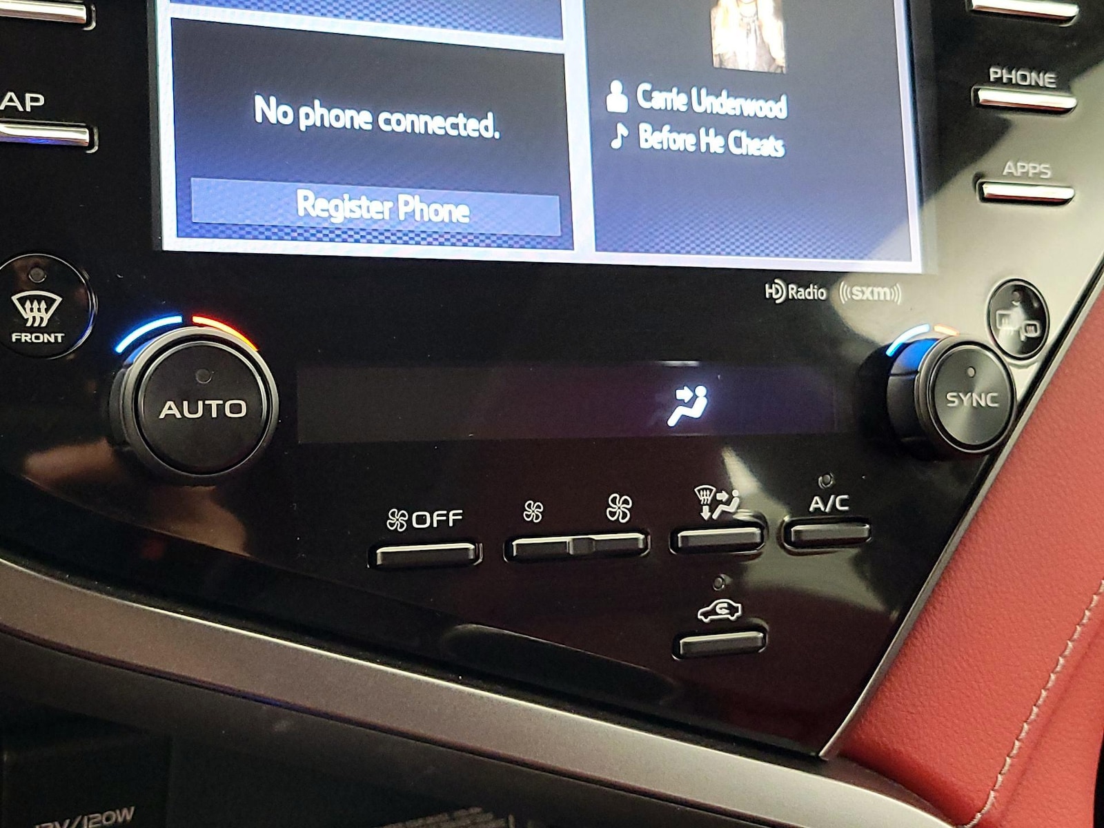2019 Toyota Camry XSE - Photo 17