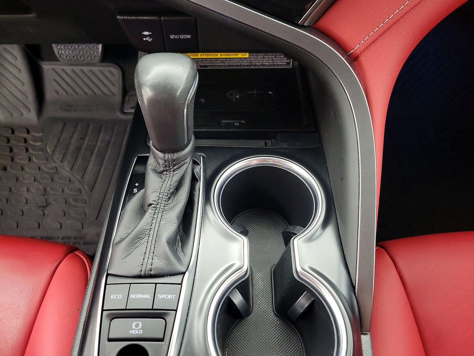 2019 Toyota Camry XSE - Photo 18