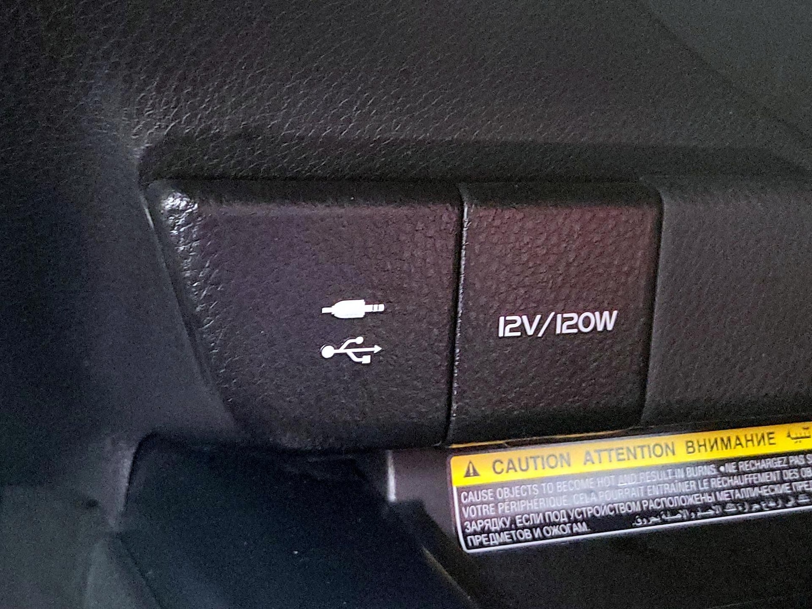 2019 Toyota Camry XSE - Photo 19