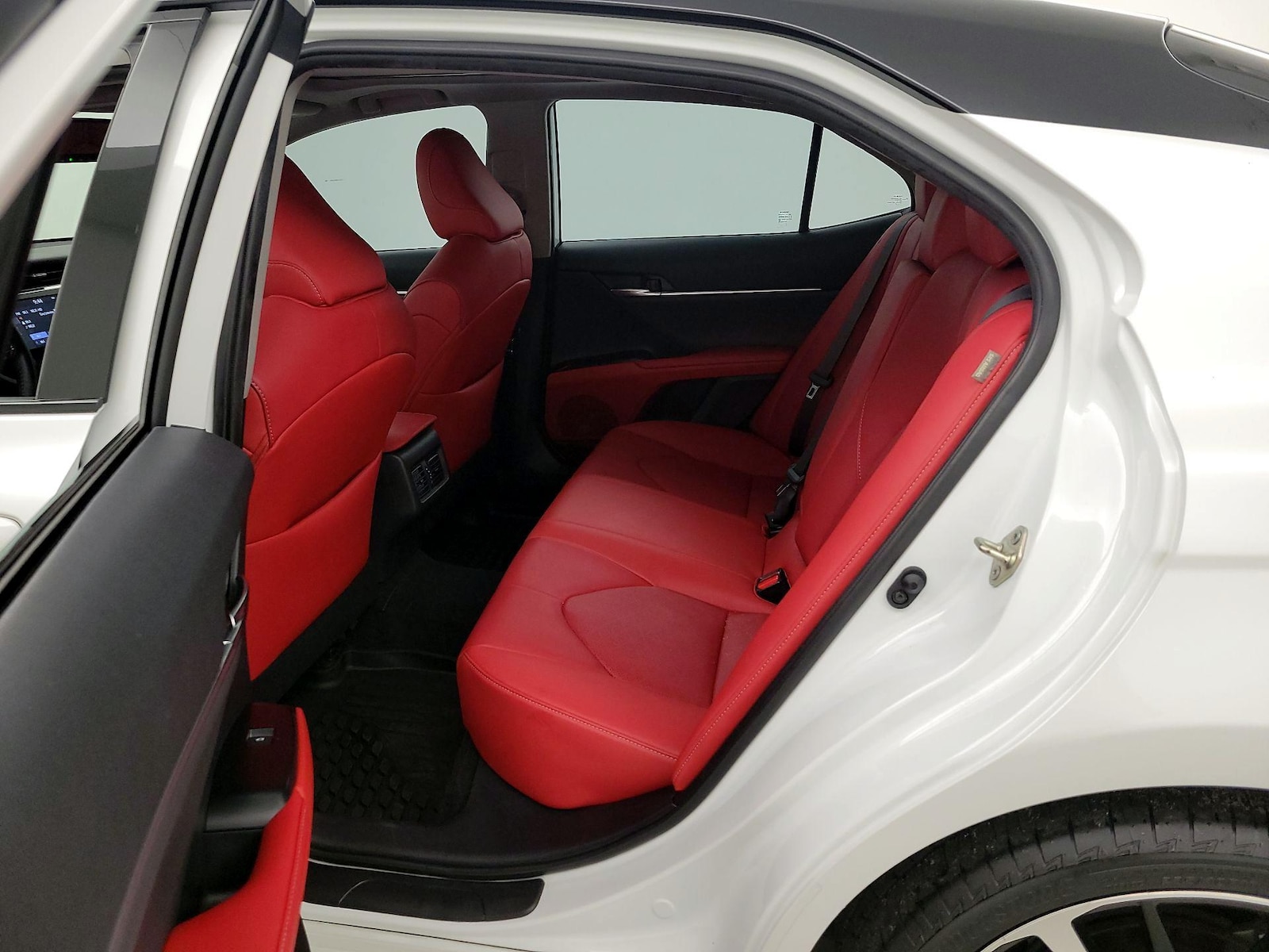 2019 Toyota Camry XSE - Photo 21